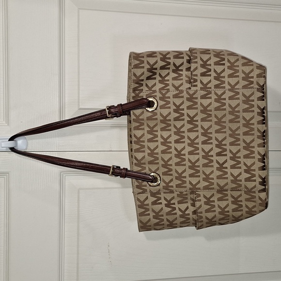 Michael Kors signature fabric / leather "jet set" large tote - browns - Picture 2 of 11